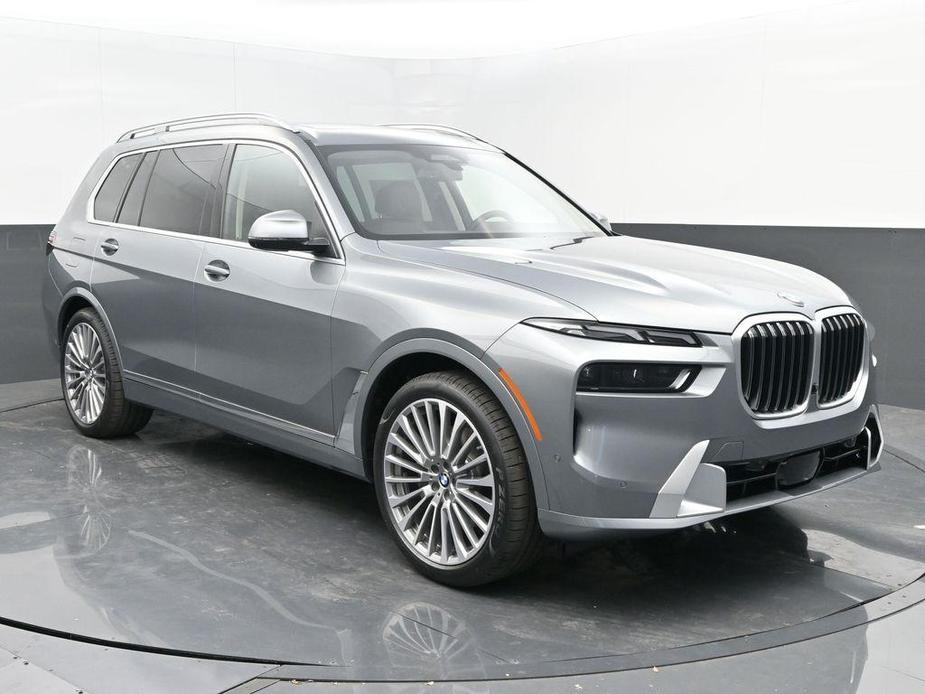 new 2025 BMW X7 car, priced at $93,400