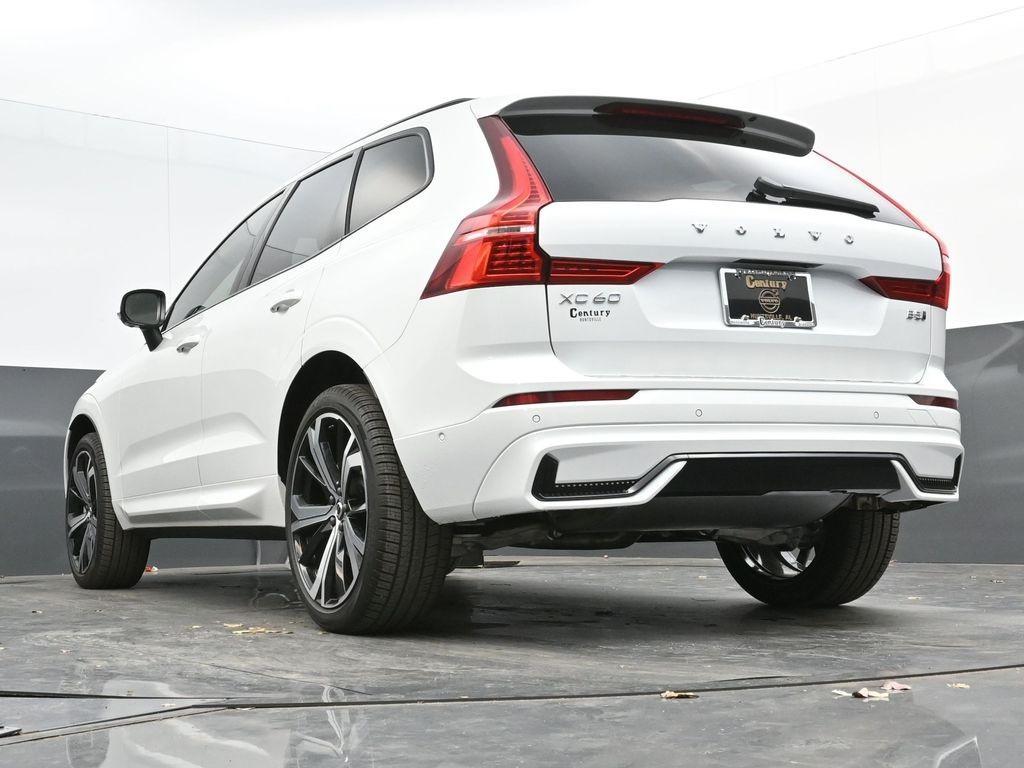 new 2025 Volvo XC60 car, priced at $59,885