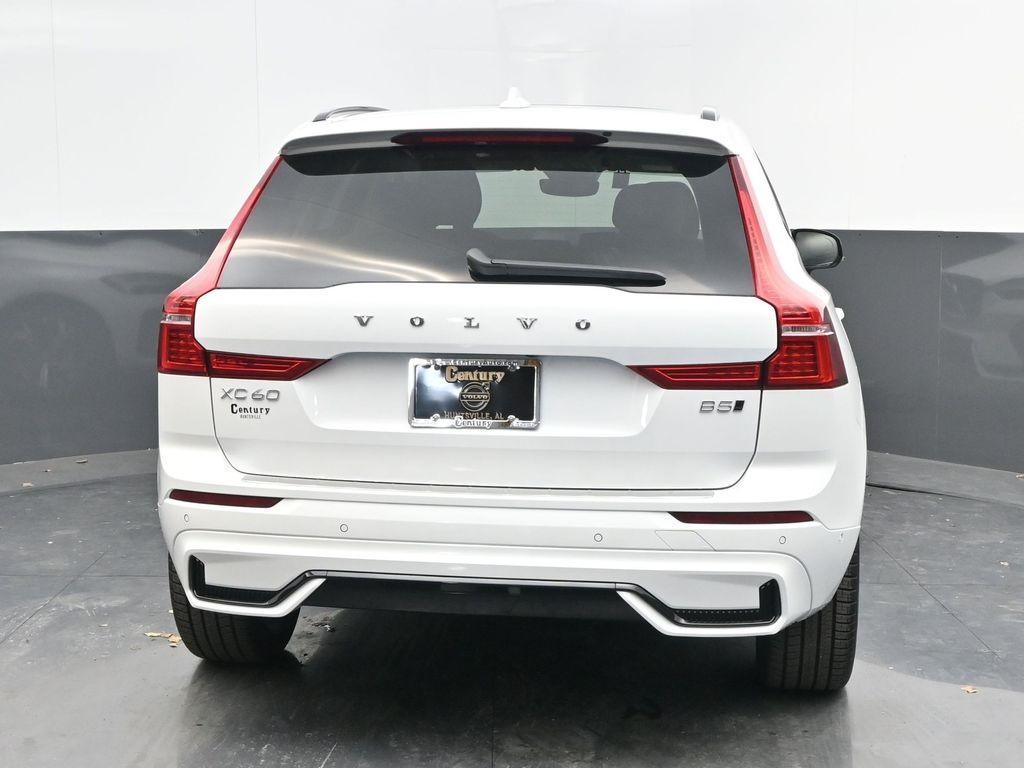 new 2025 Volvo XC60 car, priced at $59,885