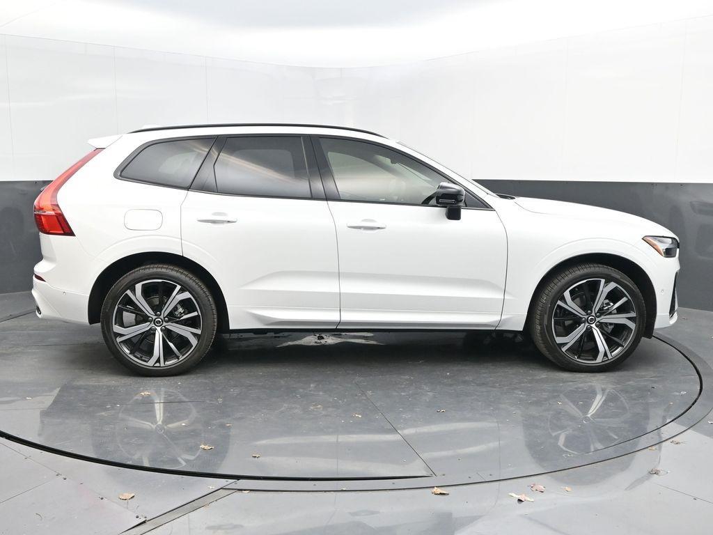 new 2025 Volvo XC60 car, priced at $59,885