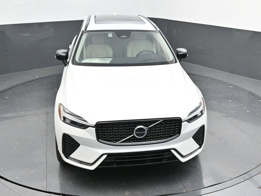 new 2025 Volvo XC60 car, priced at $59,885