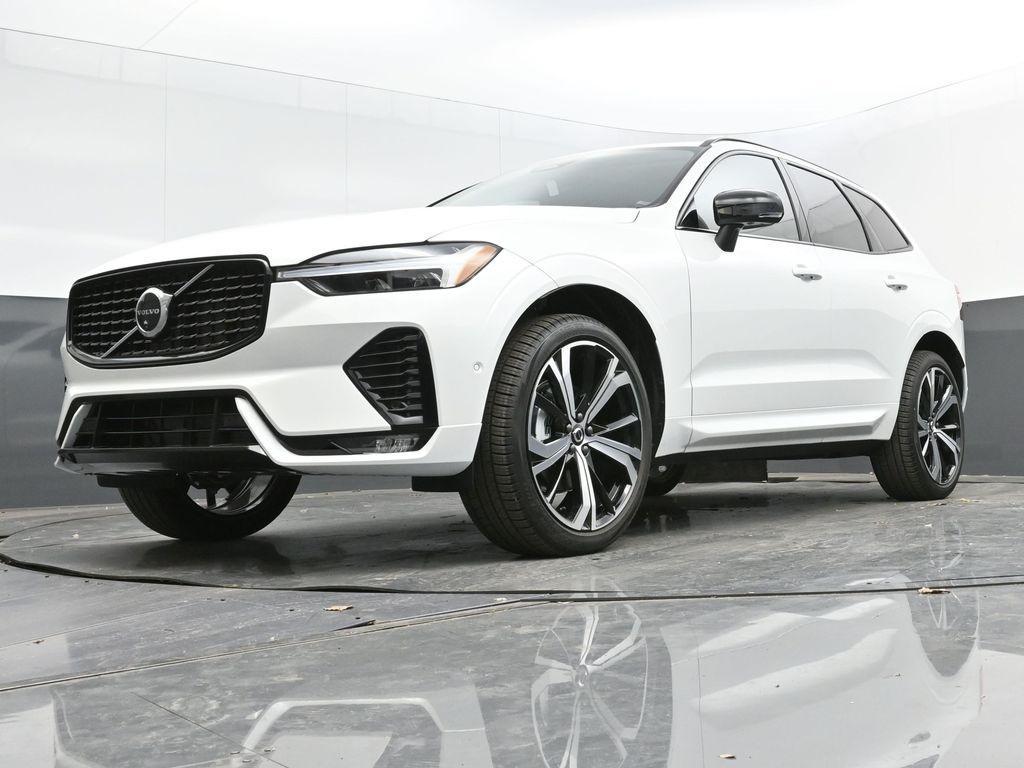 new 2025 Volvo XC60 car, priced at $59,885