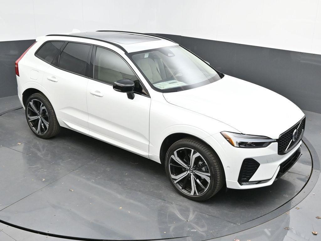 new 2025 Volvo XC60 car, priced at $59,885