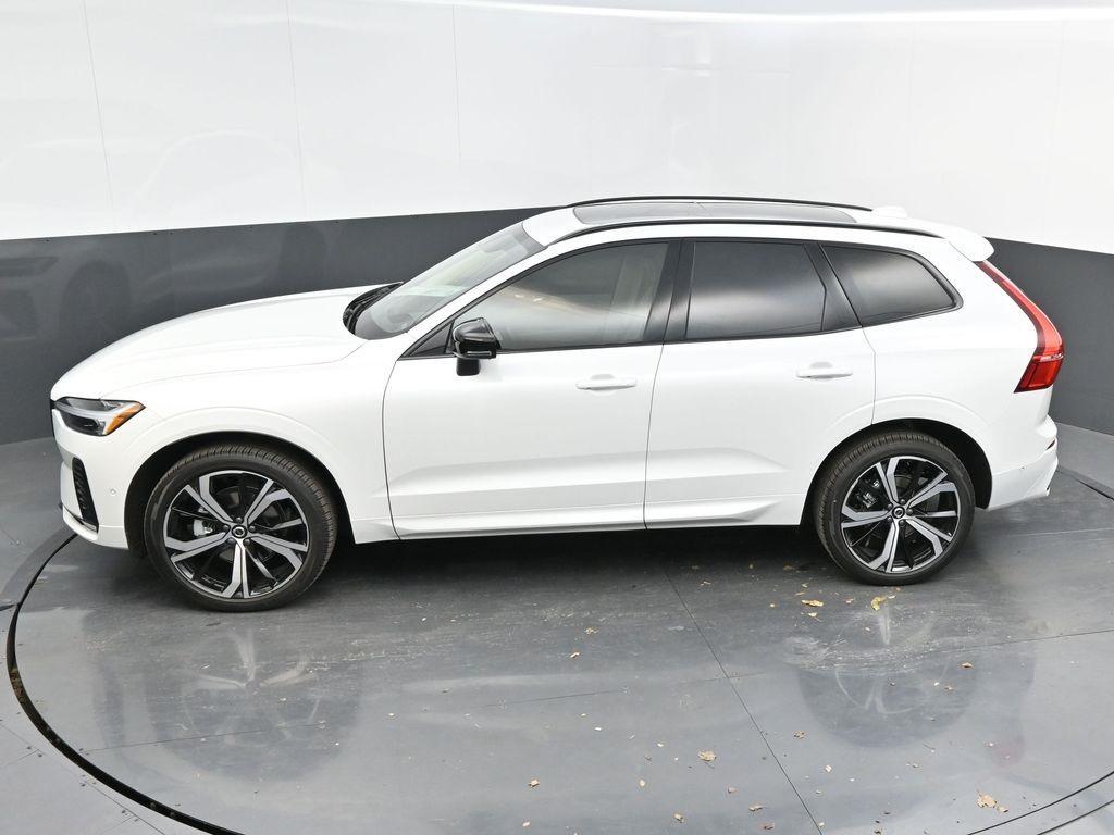 new 2025 Volvo XC60 car, priced at $59,885