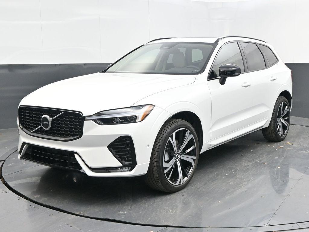 new 2025 Volvo XC60 car, priced at $59,885