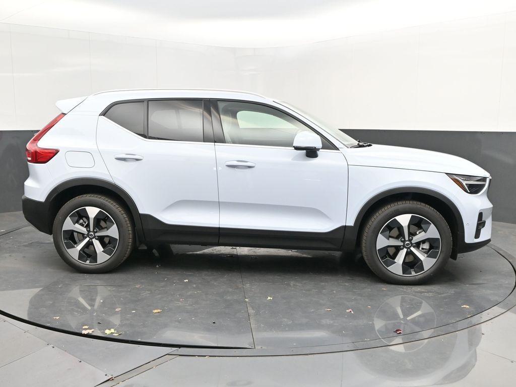 new 2025 Volvo XC40 car, priced at $48,315