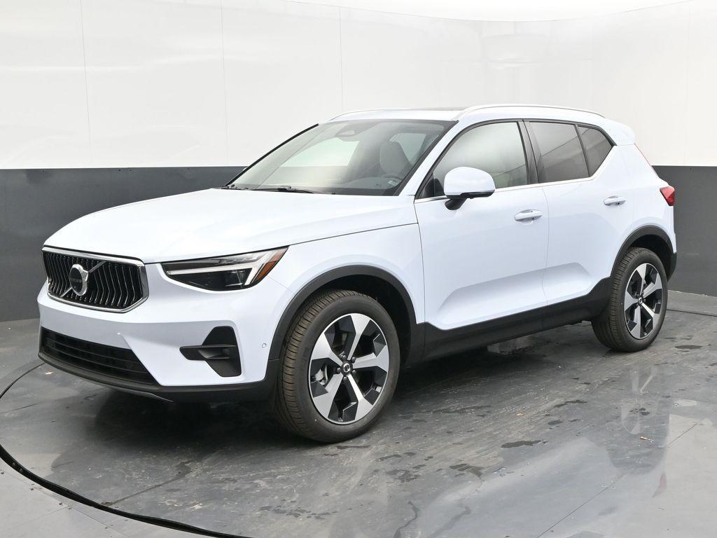 new 2025 Volvo XC40 car, priced at $48,315