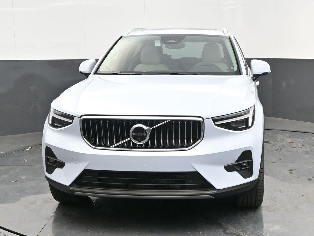 new 2025 Volvo XC40 car, priced at $48,315