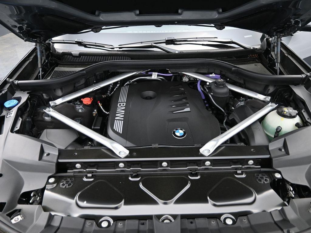 new 2025 BMW X7 car, priced at $94,360