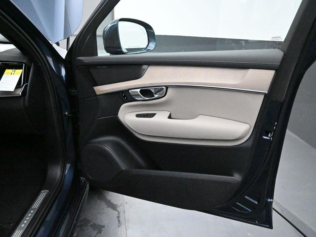new 2026 Volvo XC90 car, priced at $71,825