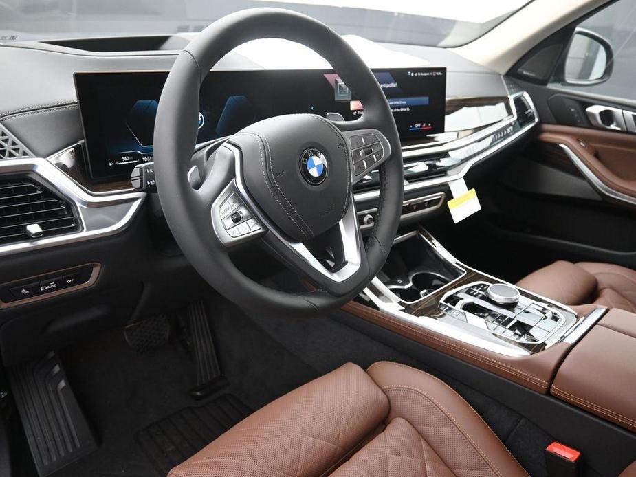 new 2025 BMW X7 car, priced at $93,150