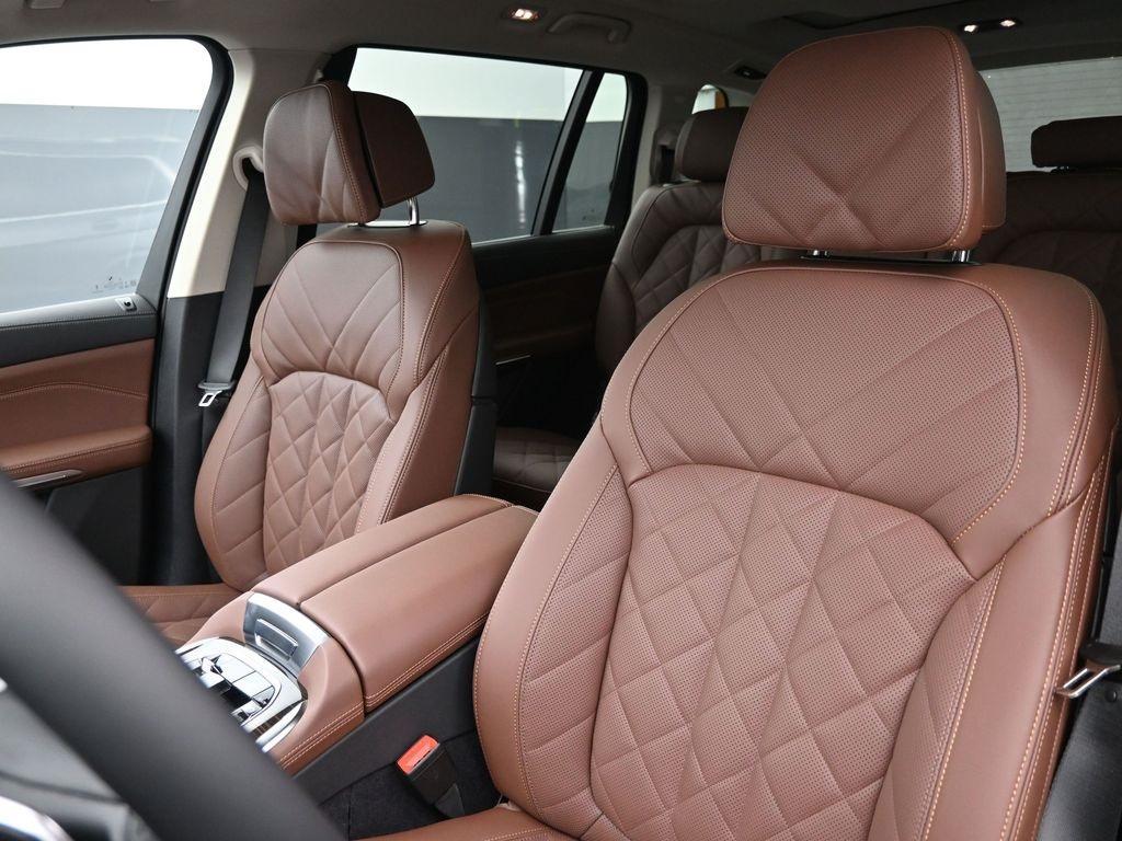 new 2026 BMW X7 car, priced at $93,755