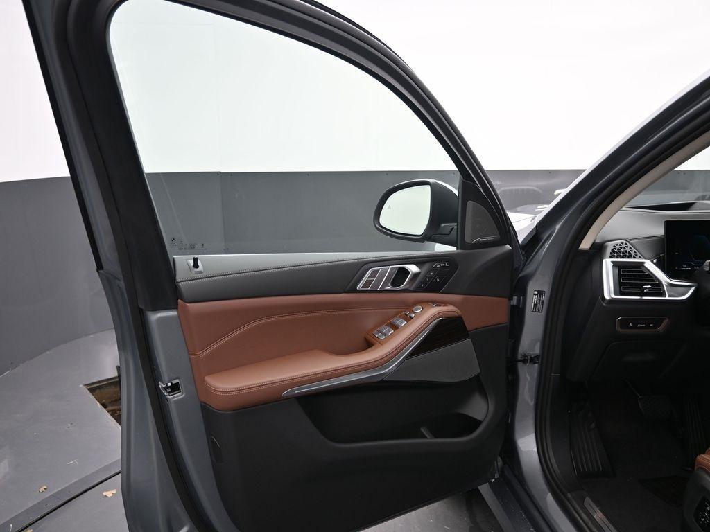 new 2026 BMW X7 car, priced at $93,755