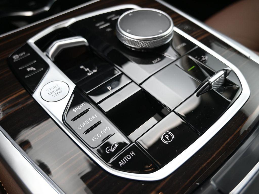 new 2026 BMW X7 car, priced at $93,755