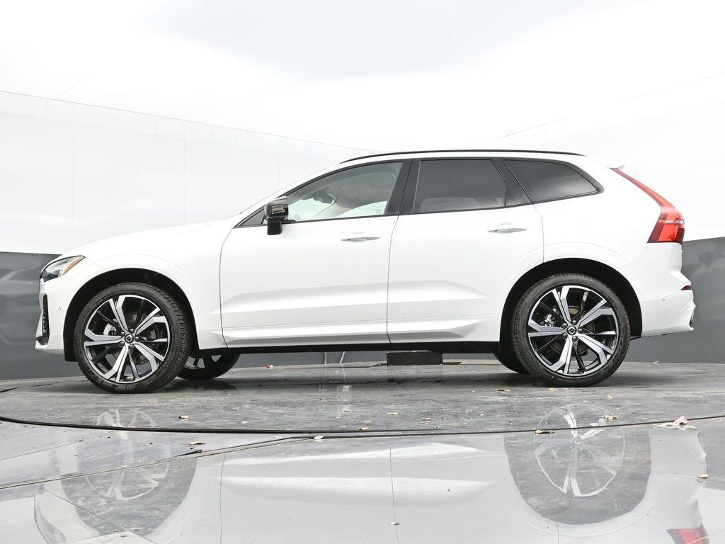 new 2025 Volvo XC60 car, priced at $59,885