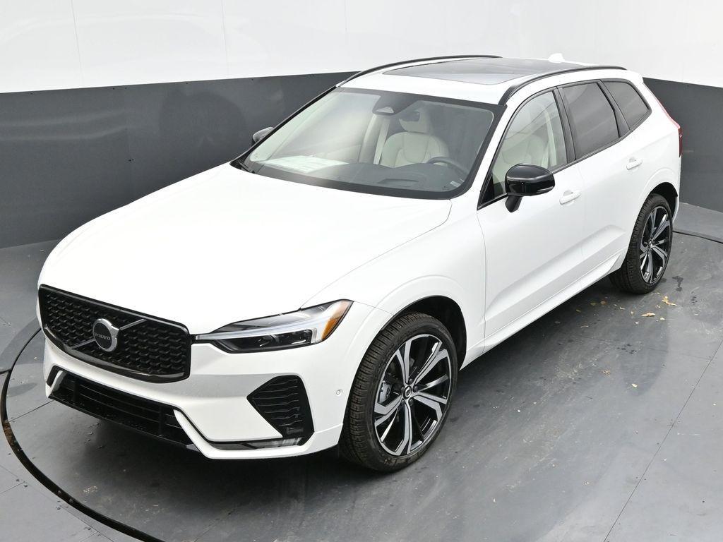 new 2025 Volvo XC60 car, priced at $59,885