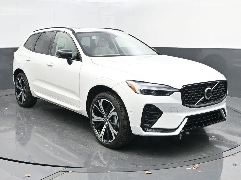 new 2025 Volvo XC60 car, priced at $59,885