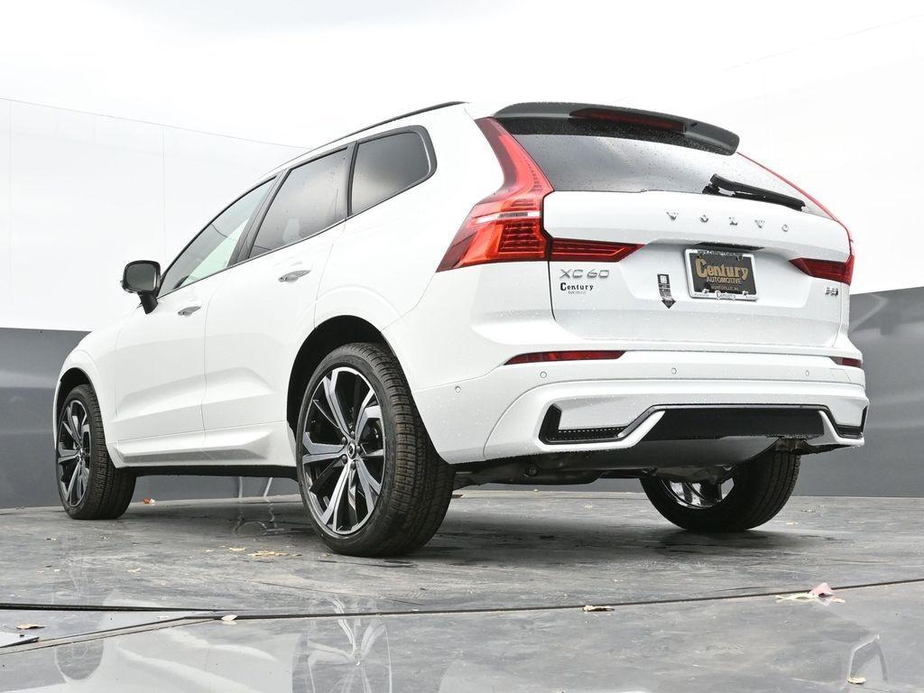 new 2025 Volvo XC60 car, priced at $59,885