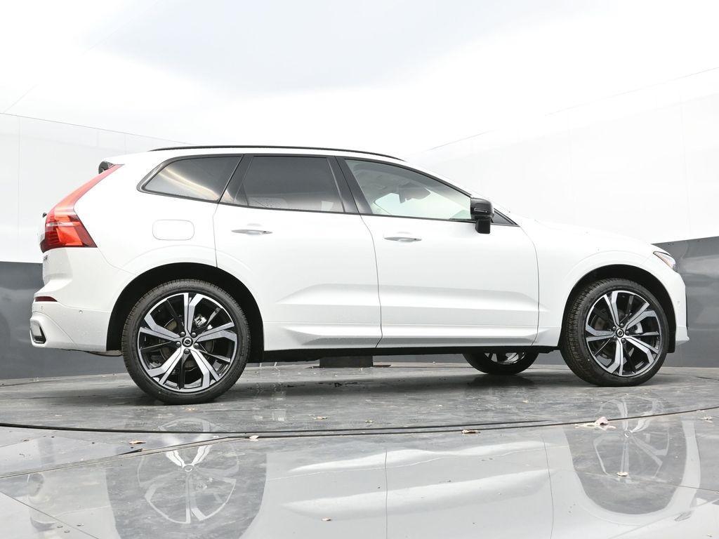 new 2025 Volvo XC60 car, priced at $59,885