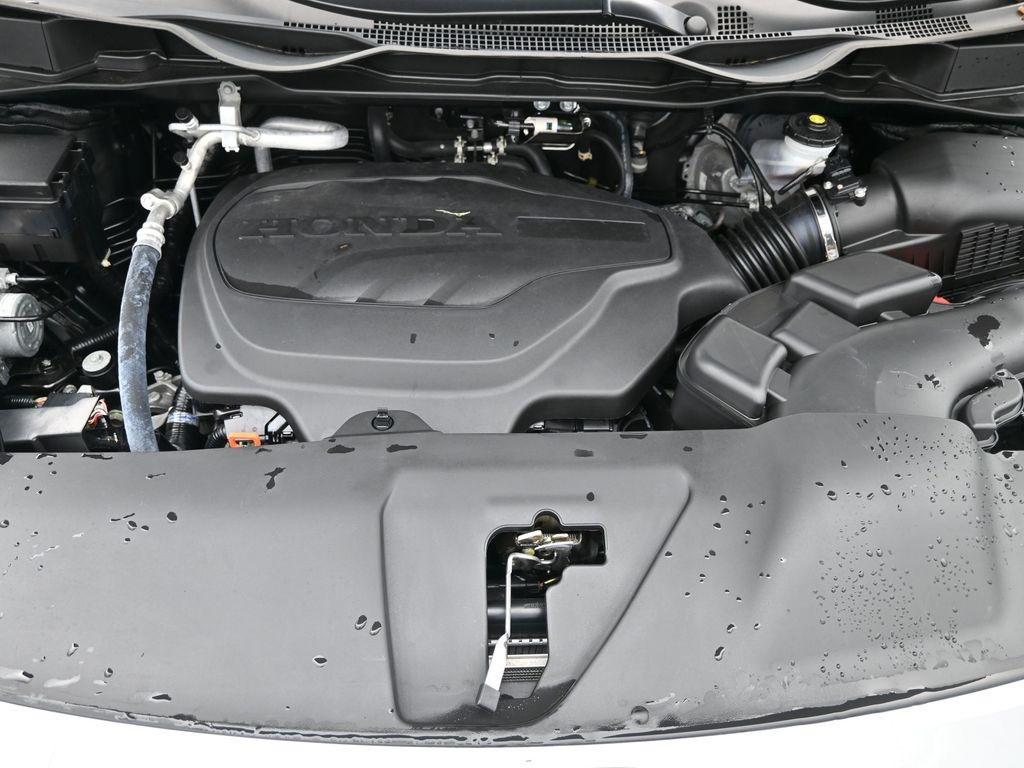 used 2024 Honda Odyssey car, priced at $37,998