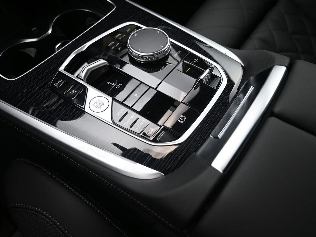 new 2026 BMW X7 car, priced at $100,785