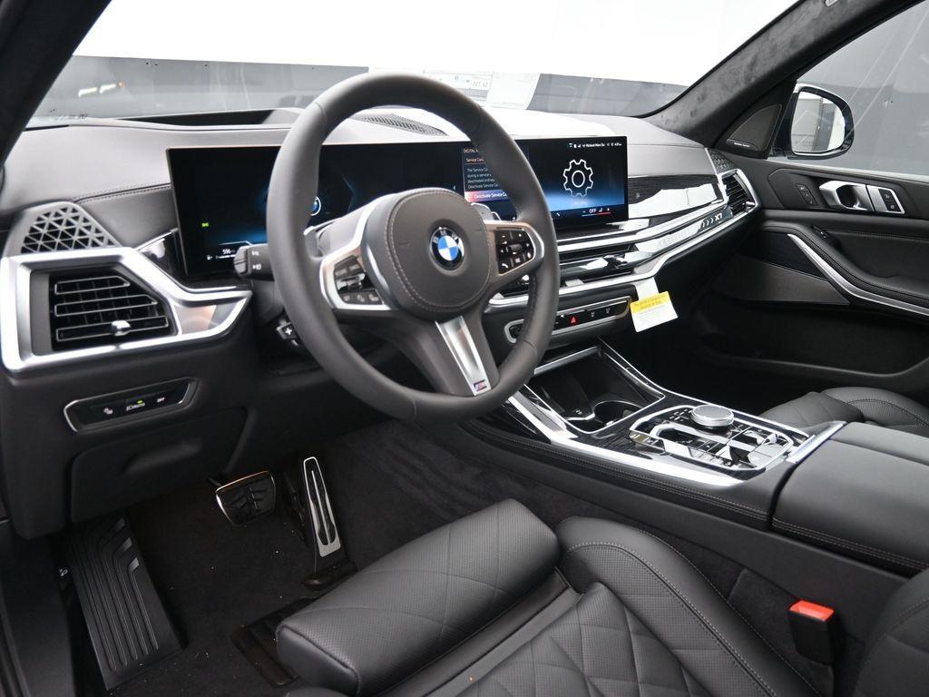 new 2026 BMW X7 car, priced at $100,785