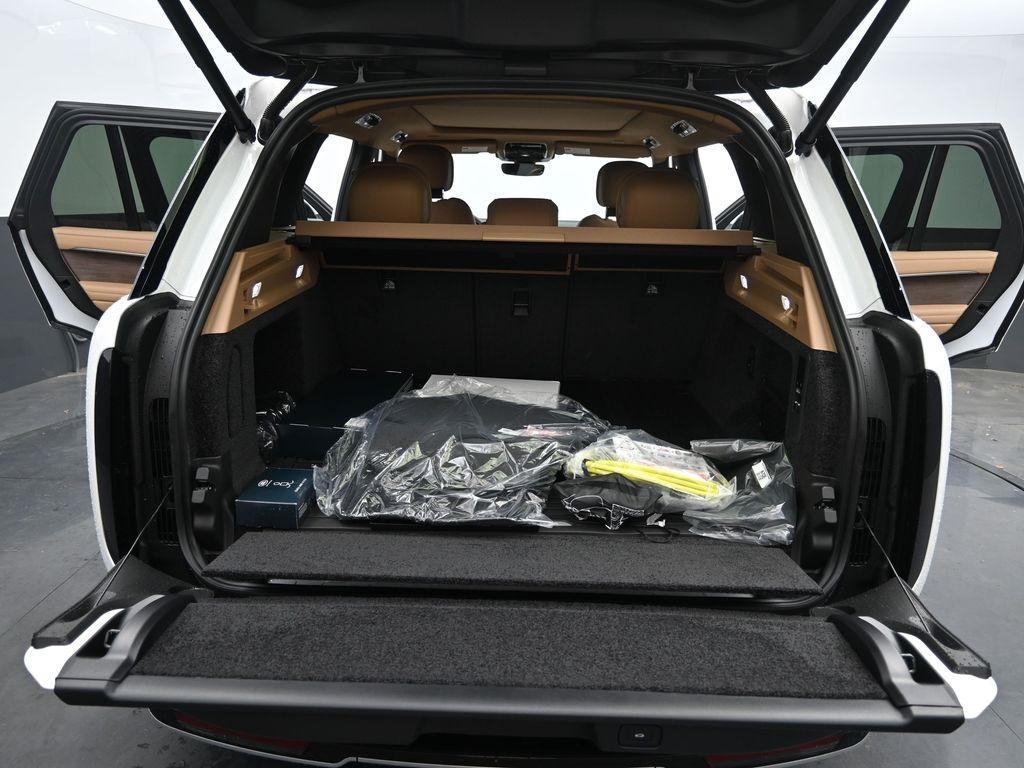 new 2025 Land Rover Range Rover car, priced at $129,595