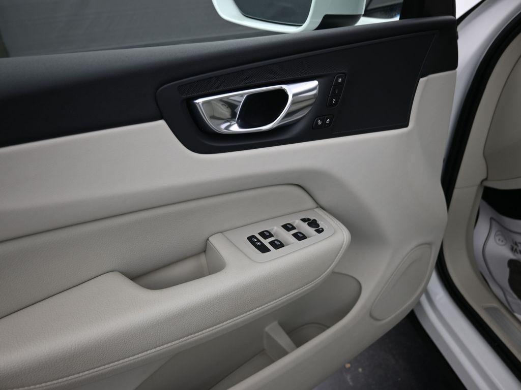 used 2022 Volvo XC60 car, priced at $27,898