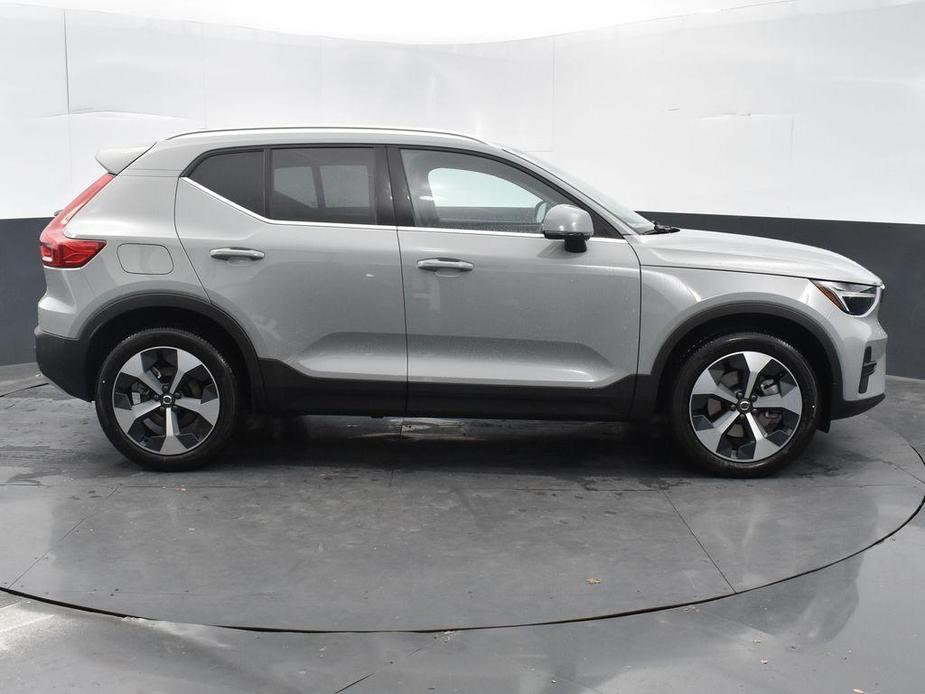 new 2024 Volvo XC40 car