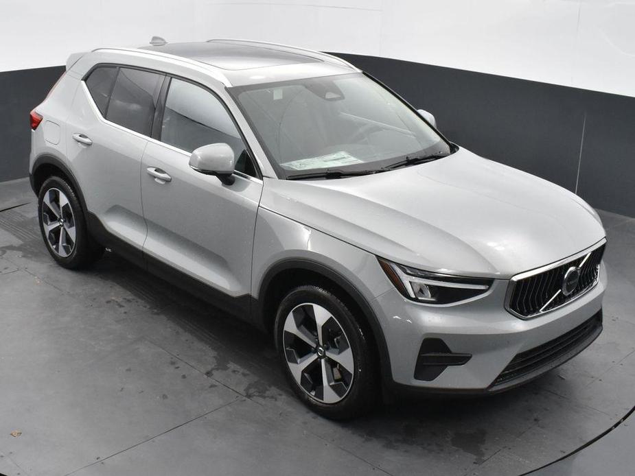 new 2024 Volvo XC40 car