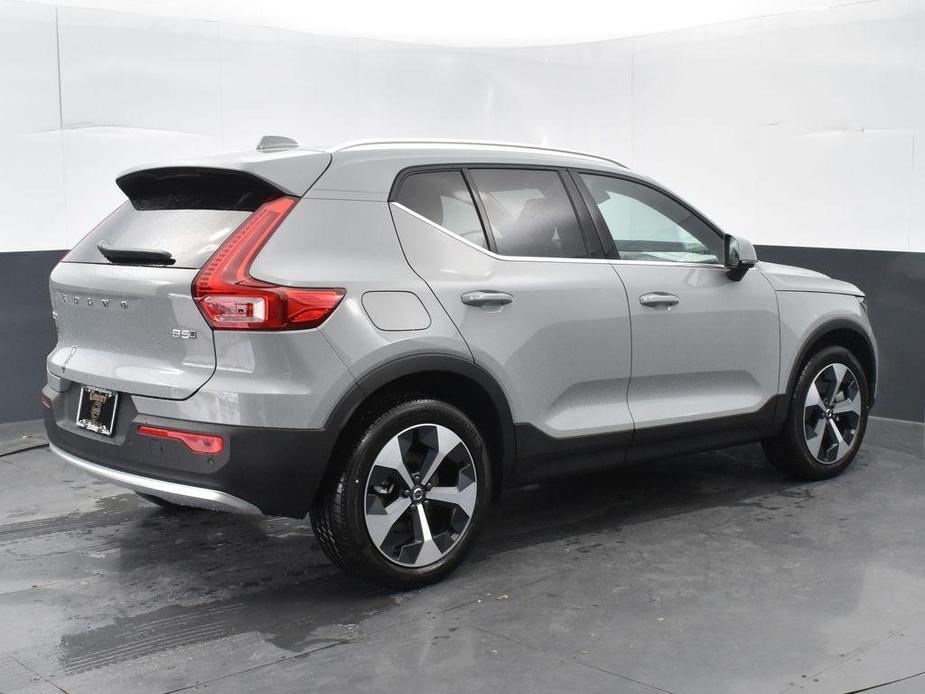 new 2024 Volvo XC40 car