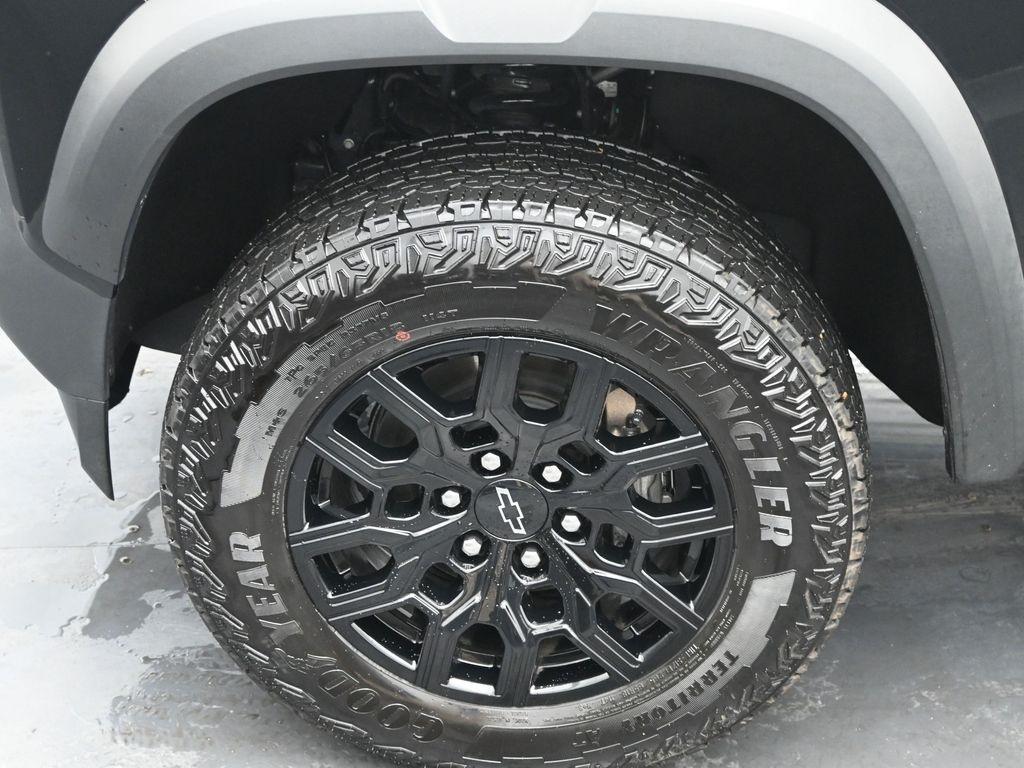 used 2024 Chevrolet Colorado car, priced at $39,998