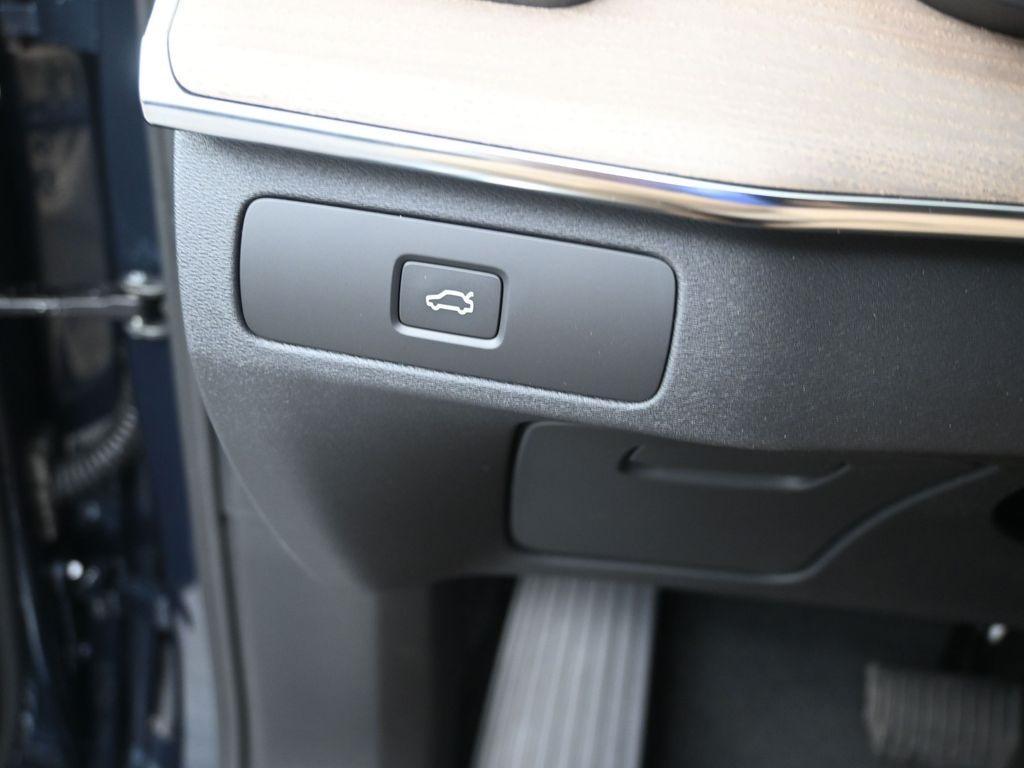 new 2026 Volvo XC90 car, priced at $71,825