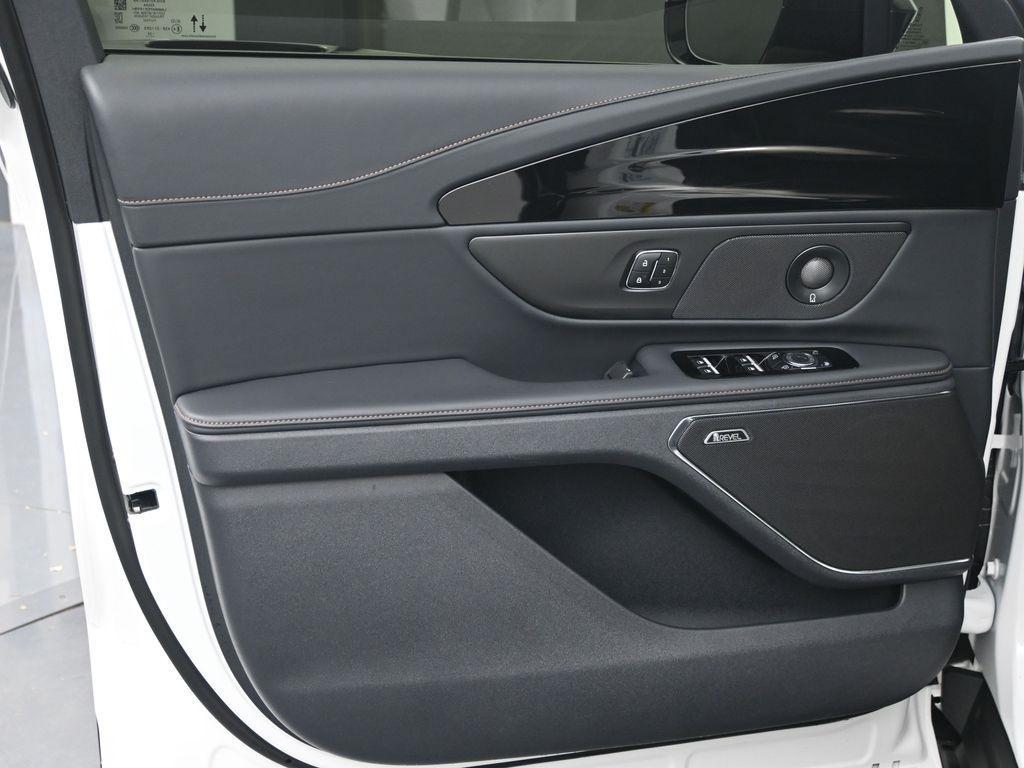 used 2024 Lincoln Nautilus car, priced at $53,499