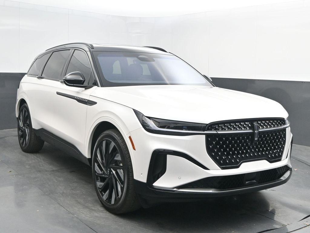 used 2024 Lincoln Nautilus car, priced at $53,499