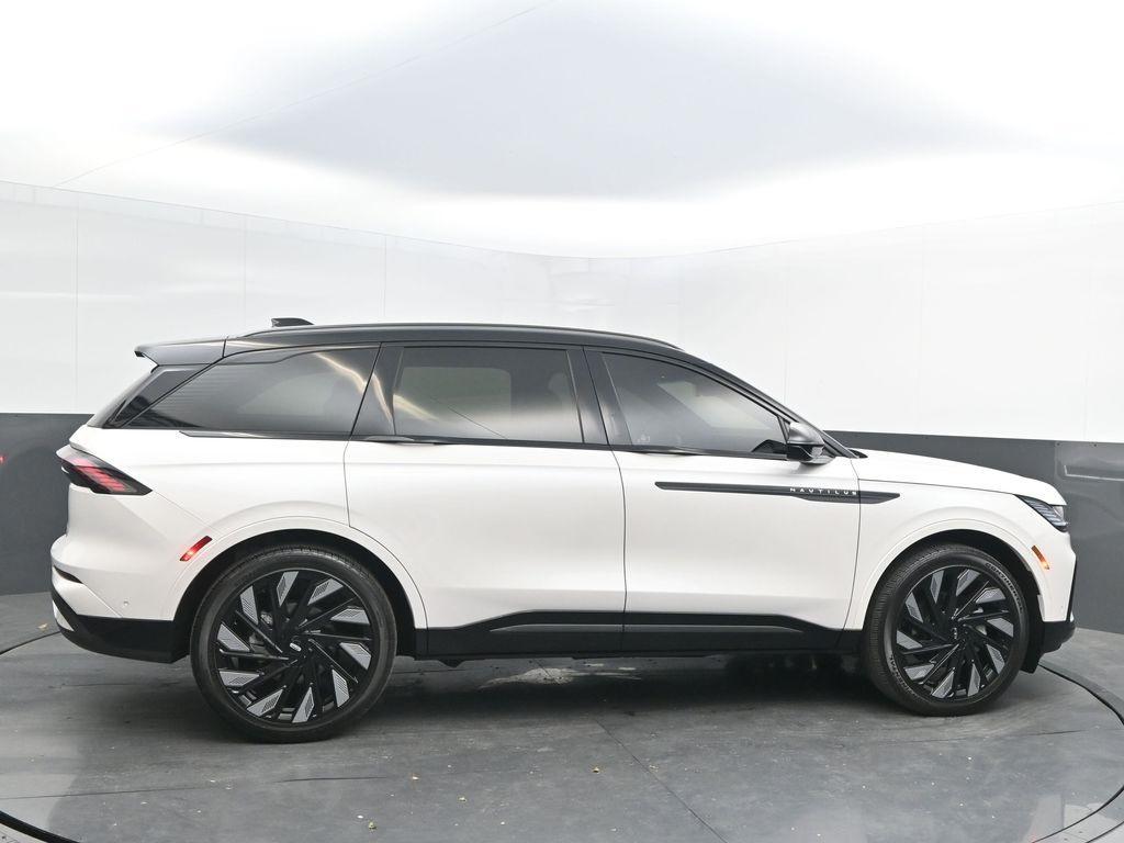 used 2024 Lincoln Nautilus car, priced at $53,499