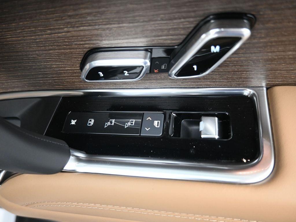 new 2025 Land Rover Range Rover car, priced at $184,305