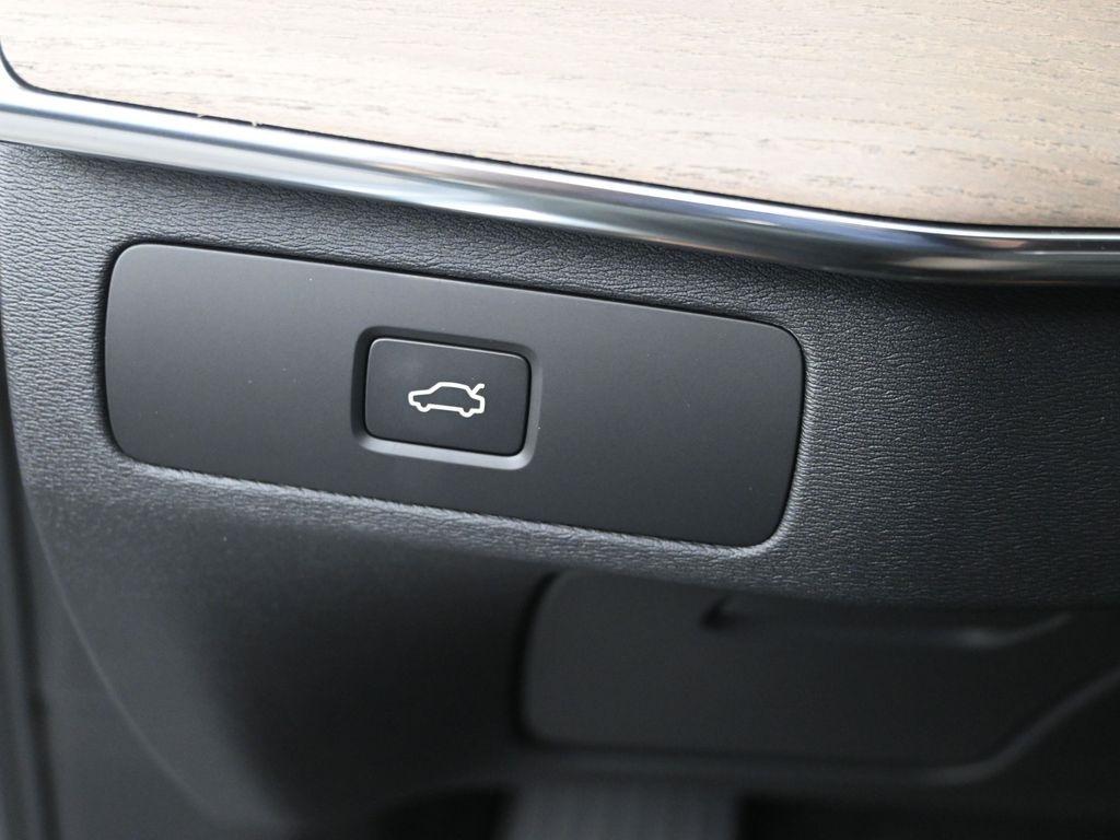 new 2026 Volvo XC90 car, priced at $71,825