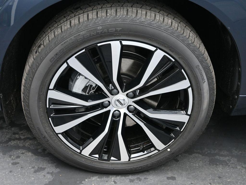 new 2025 Volvo XC60 car, priced at $55,360