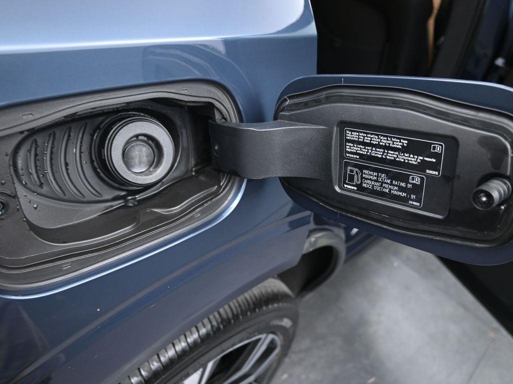 used 2023 Volvo XC60 car, priced at $39,498