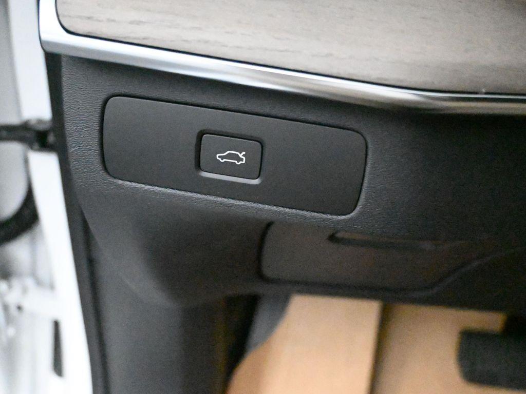 new 2025 Volvo XC90 car, priced at $67,850