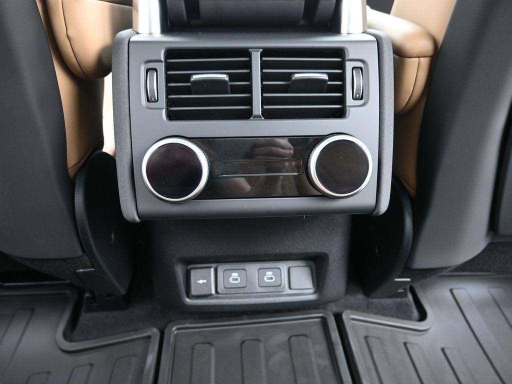 new 2025 Land Rover Discovery car, priced at $78,328