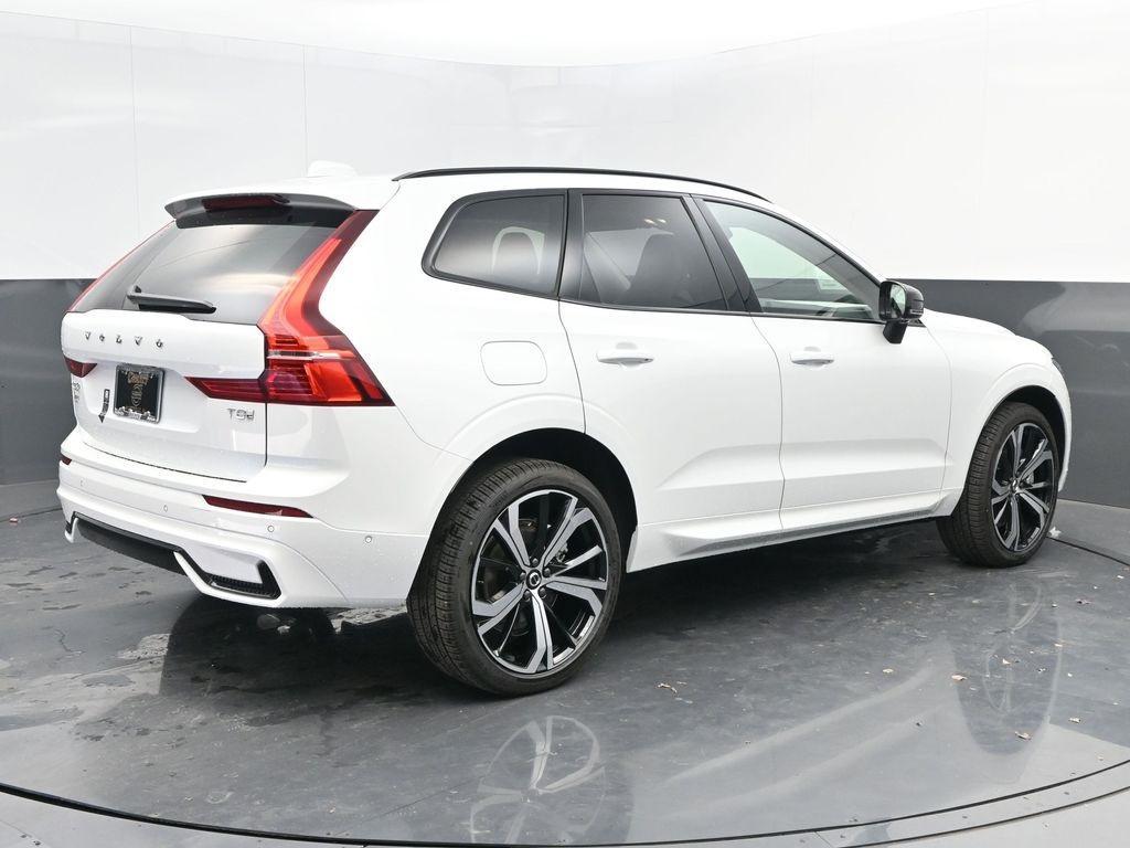 new 2025 Volvo XC60 Plug-In Hybrid car, priced at $72,290