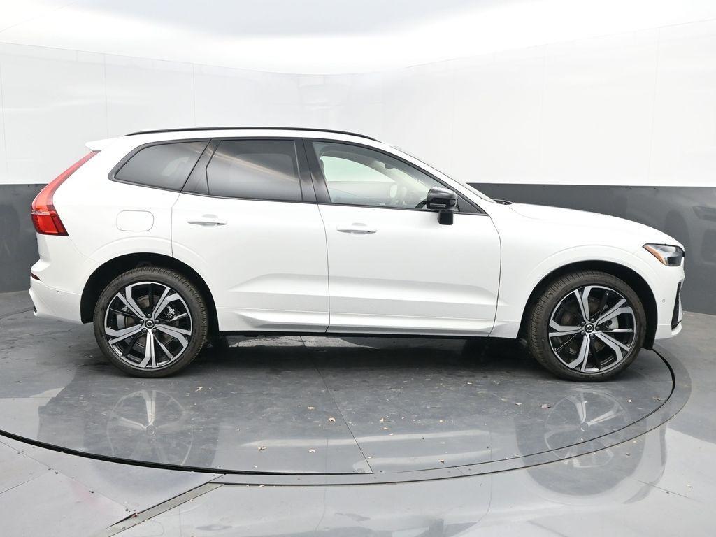 new 2025 Volvo XC60 Plug-In Hybrid car, priced at $72,290