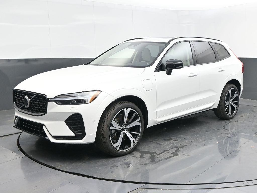 new 2025 Volvo XC60 Plug-In Hybrid car, priced at $72,290