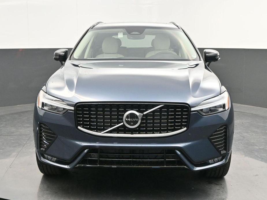 new 2025 Volvo XC60 car, priced at $54,585