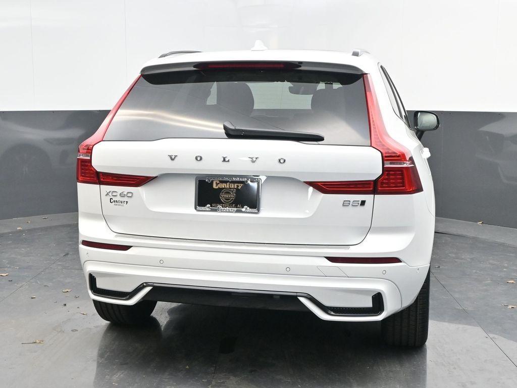 new 2025 Volvo XC60 car, priced at $55,385