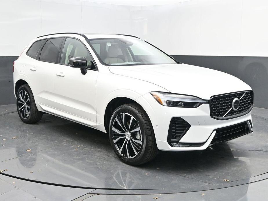 new 2025 Volvo XC60 car, priced at $55,385