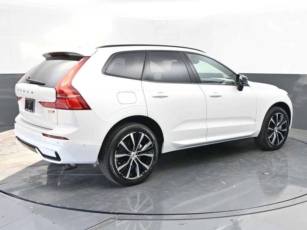 new 2025 Volvo XC60 car, priced at $55,385