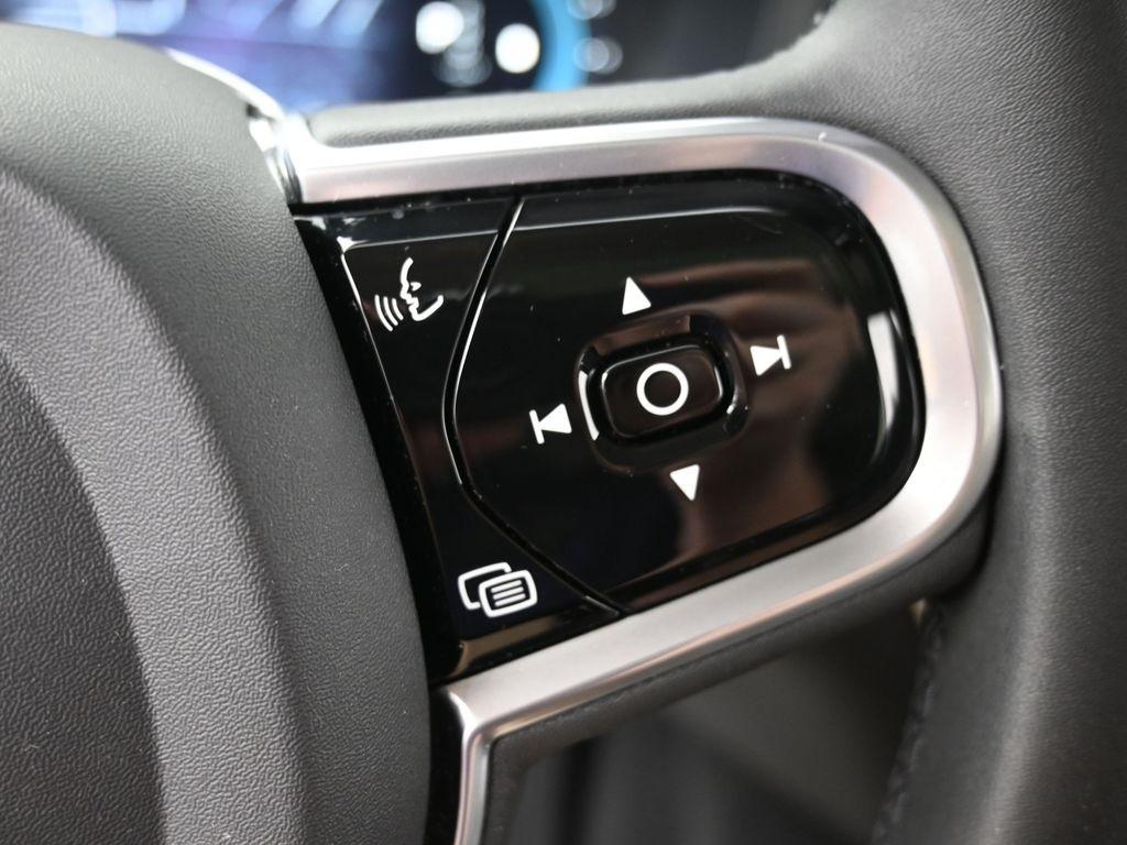 used 2023 Volvo XC60 car, priced at $38,998